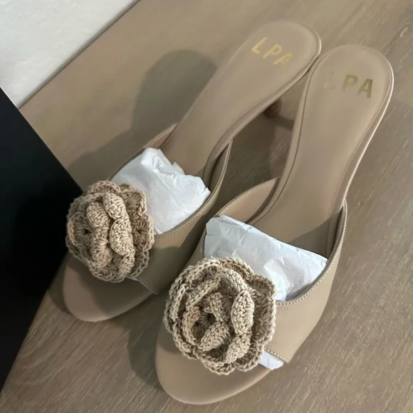 LPA /REVOLVE Elba Sandal in Light Brown
8.5 - Picture 8 of 12